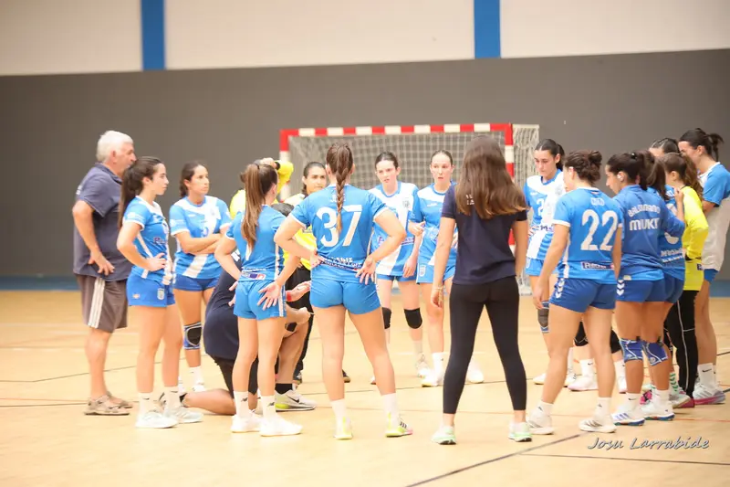 Sénior Femenino, en un tiempo muerto