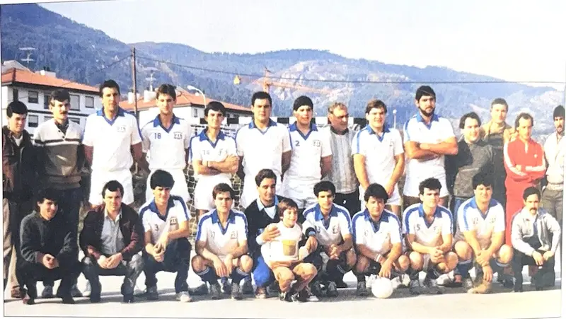 El sénior y la directiva, 1985-86.