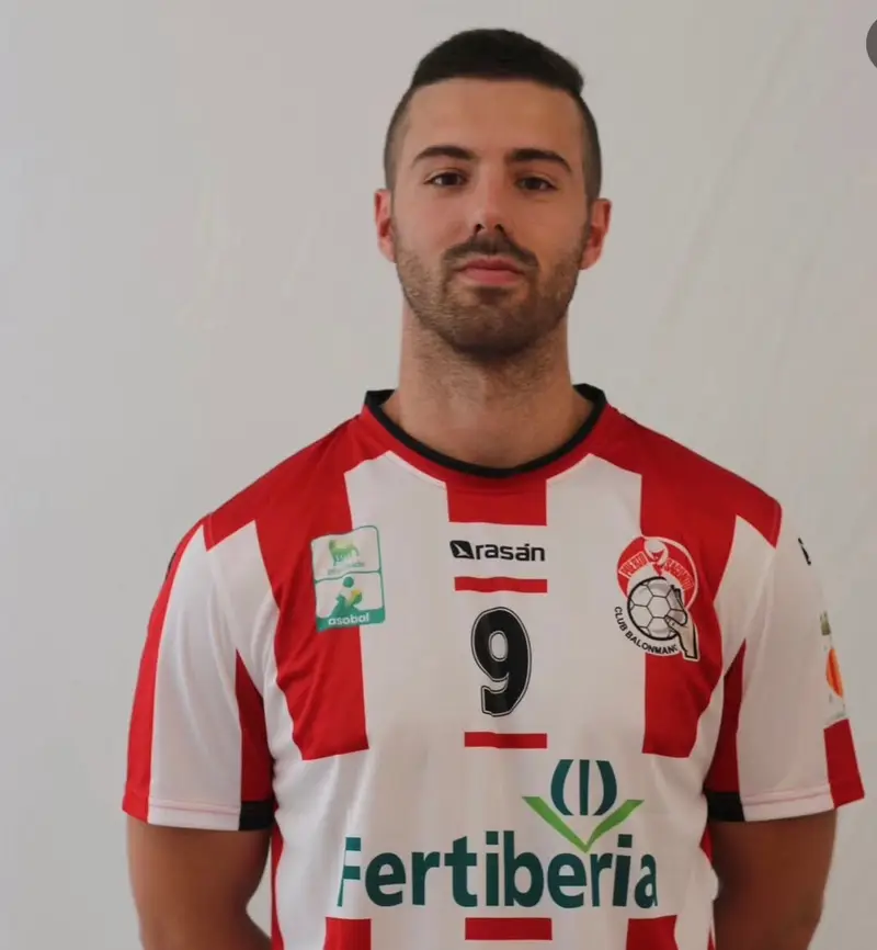 Lander Simón, con el Puerto Sagunto en la Liga Asobal (2023-24).