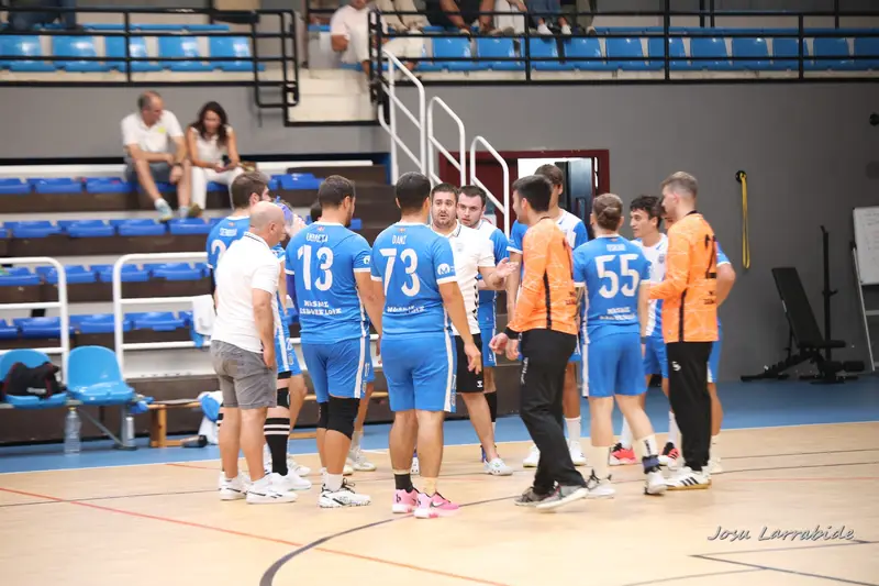 Sénior Bizkaia contra Urdaibai · 25–28