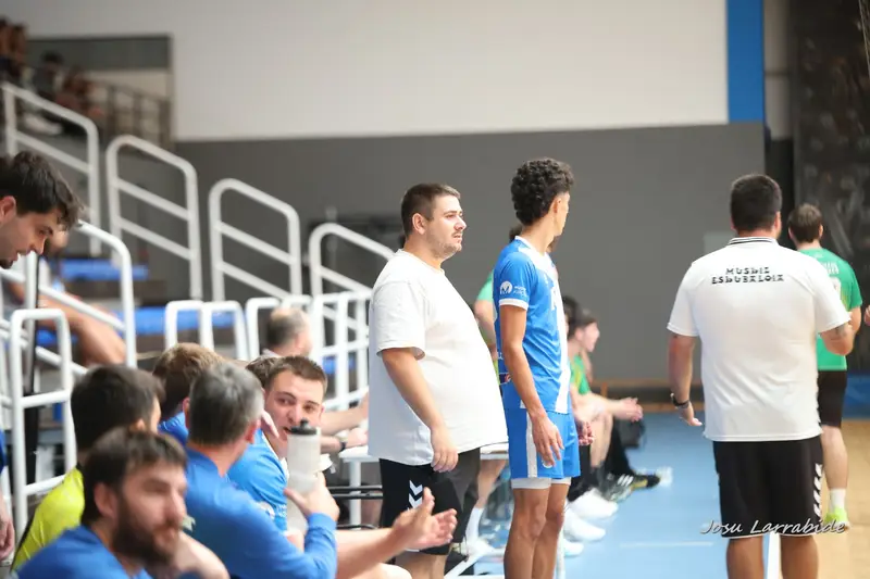 Sénior Euskadi contra Colindres · 32–30