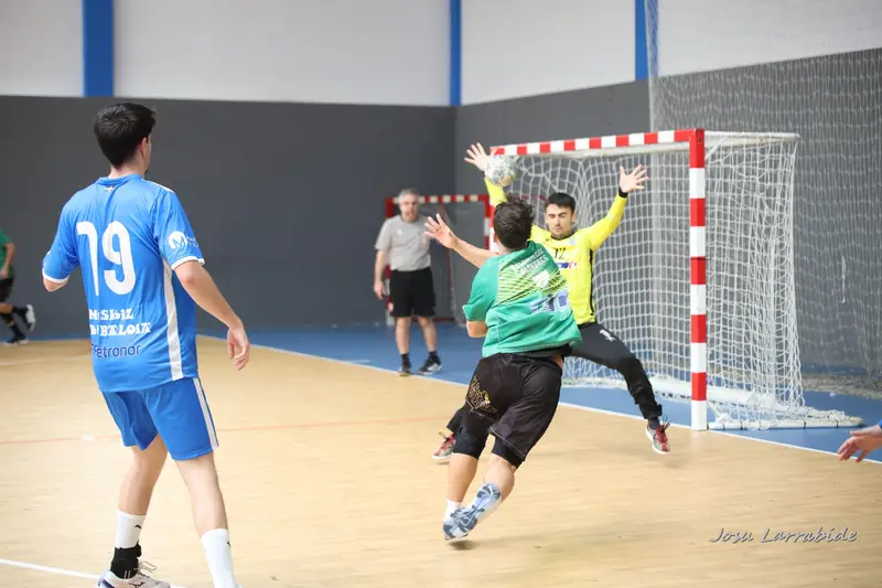 Sénior Euskadi contra Colindres · 32–30