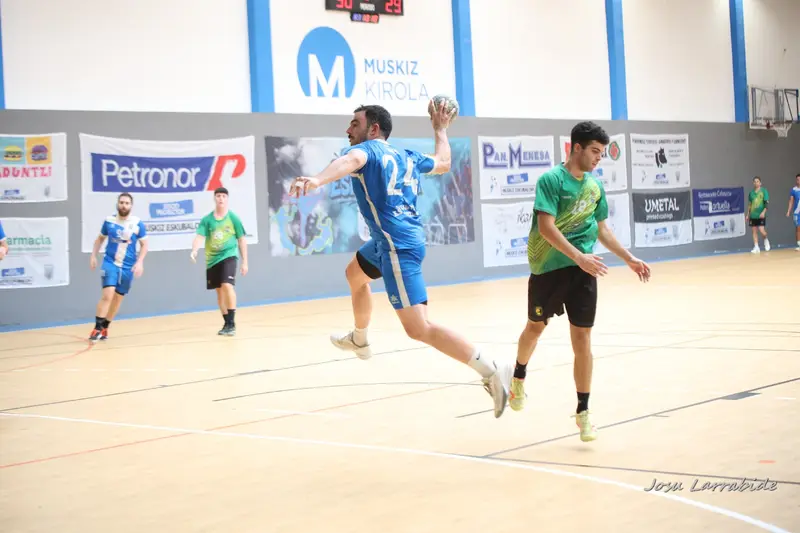Sénior Euskadi contra Colindres · 32–30