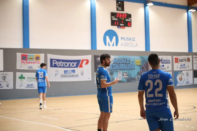 Sénior Euskadi contra Colindres · 32–30