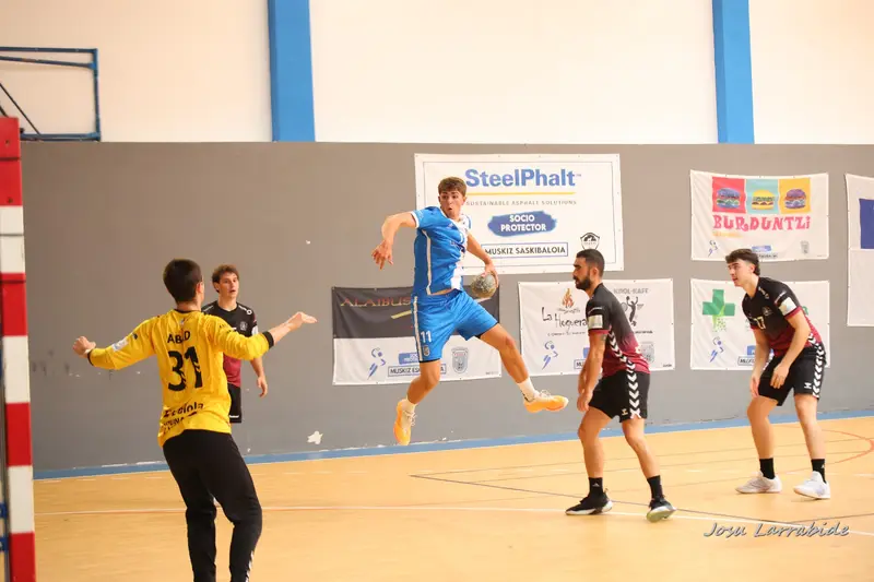 Sénior Euskadi contra Eibar B · 28–24