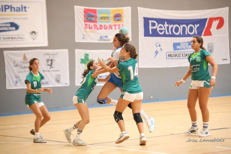 Infantil Femenino 2013 contra Urdaneta B · 17–34