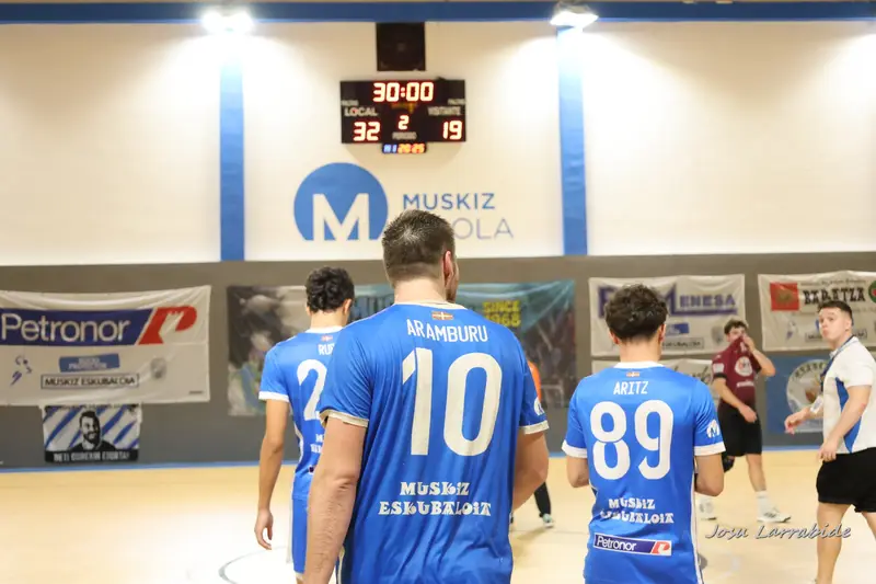 Sénior Euskadi contra Erromoko Eskubaloia-CB Romo · 32–19