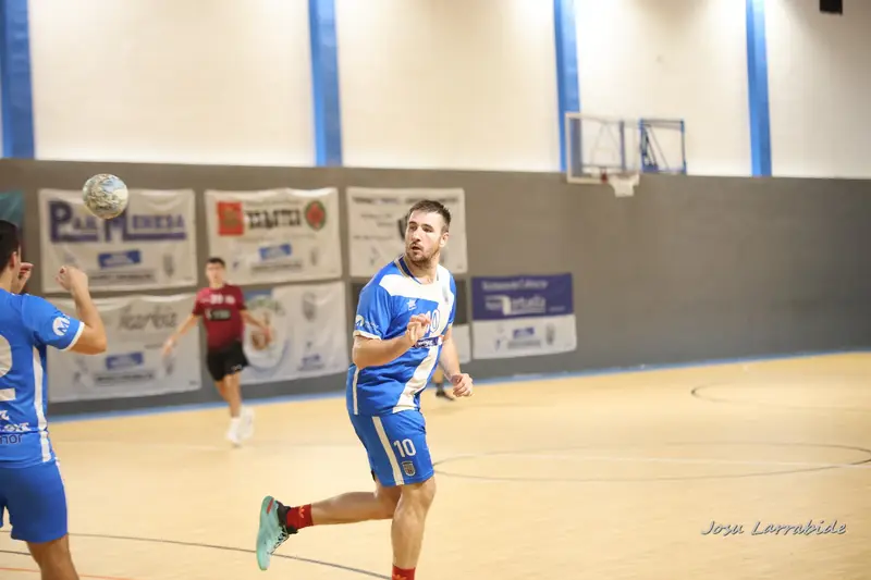 Sénior Euskadi contra Erromoko Eskubaloia-CB Romo · 32–19