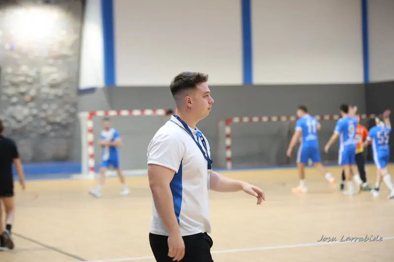 Sénior Euskadi contra Erromoko Eskubaloia-CB Romo · 32–19