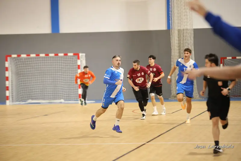 Sénior Euskadi contra Erromoko Eskubaloia-CB Romo · 32–19