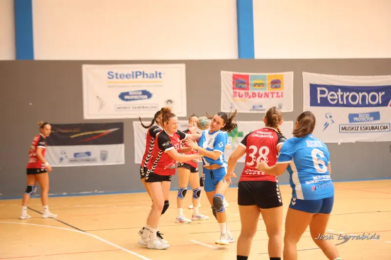 Sénior Femenino contra Urduliz Berango Eskubaloia · 33–28