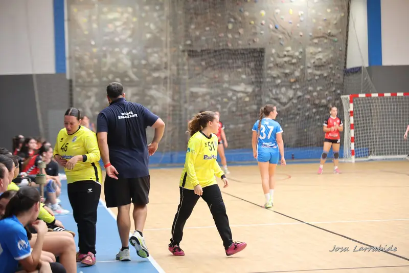 Sénior Femenino contra Urduliz Berango Eskubaloia · 33–28