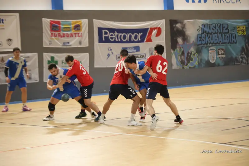 Sénior Bizkaia contra Universidad de Deusto - Loyola · 23–43