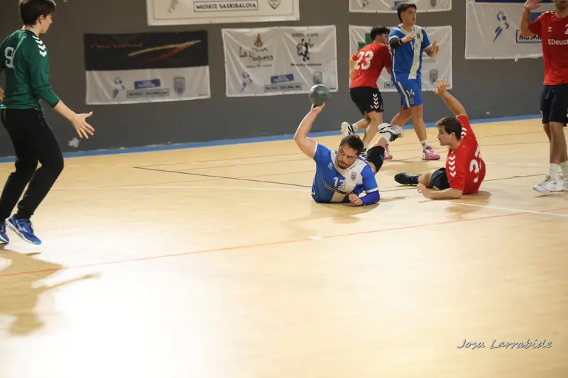 Sénior Bizkaia contra Universidad de Deusto - Loyola · 23–43