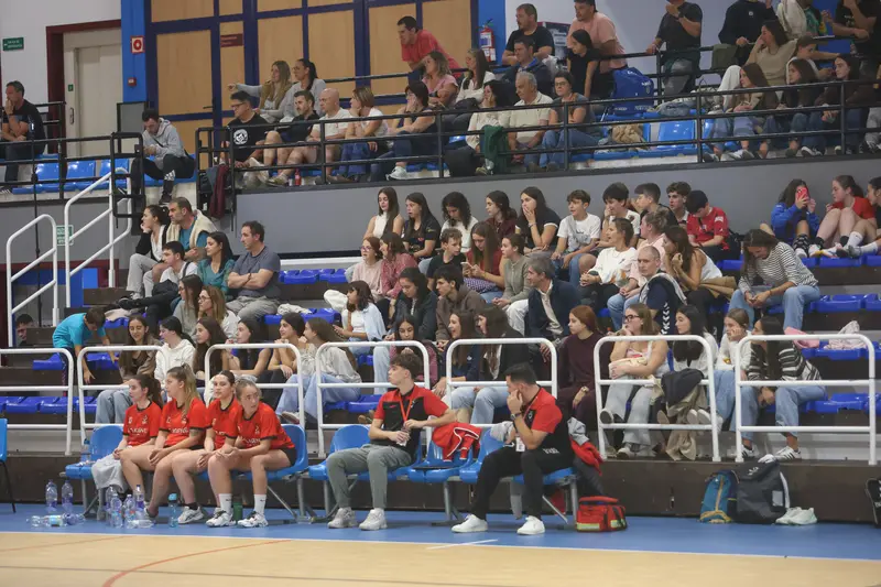 Sénior Femenino contra Baigene Corazonistas · 42–29