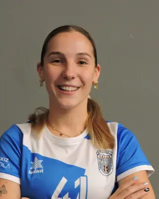 Anne Hernández, dorsal 15