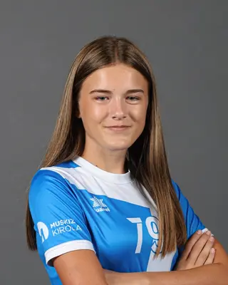 Izaro González, number 79