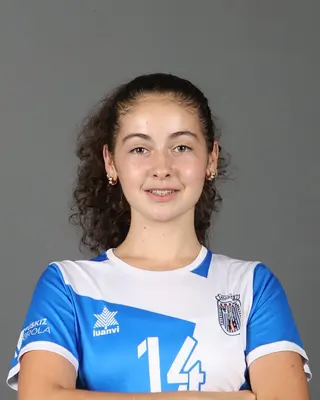 María Villa, number 14