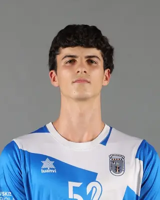Oier Prado, dorsal 52